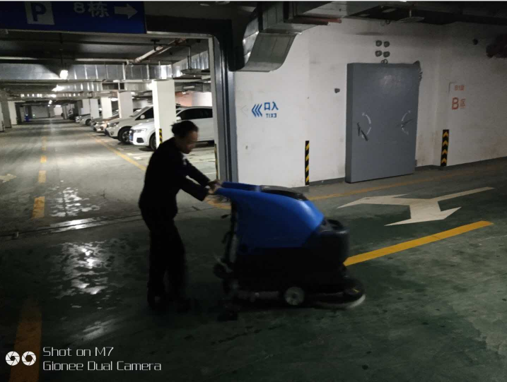 R50B应用于车库的实景图拍摄2 R50B应用于车库的实景图拍摄2